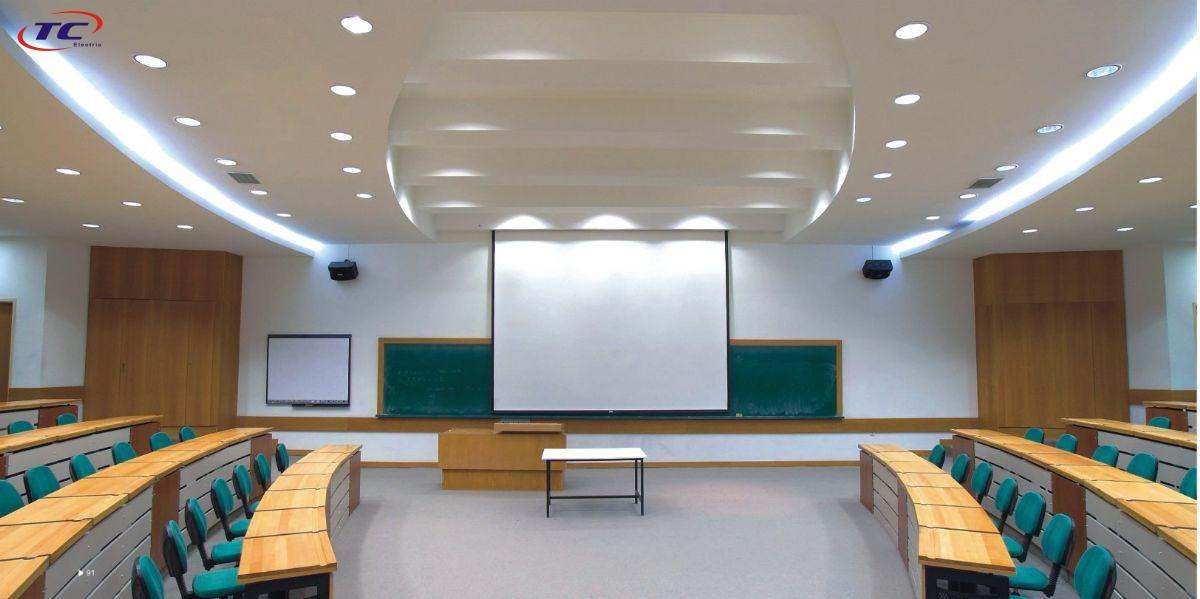 đèn led âm trần được sử dụng trong văn phòng