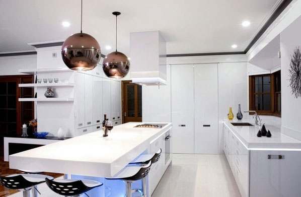 Chiếu sáng nhà bếp hiện đại cho nội thất màu trắng